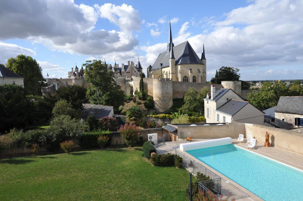 Hotel Spa Le Relais Du Bellay Montreuil Bellay Bagian luar foto